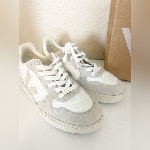 Veja V-10 B-MESH WHITE NATURAL PIERRE 37/6. New - Picture 11 of 17